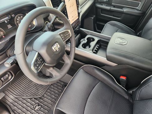 Used 2025 RAM 2500 Laramie AWD/4WD image 14