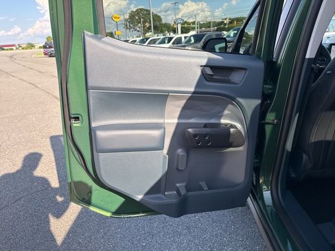 New 2025 Ford Maverick Lariat w/ Black Appearance Package image 17