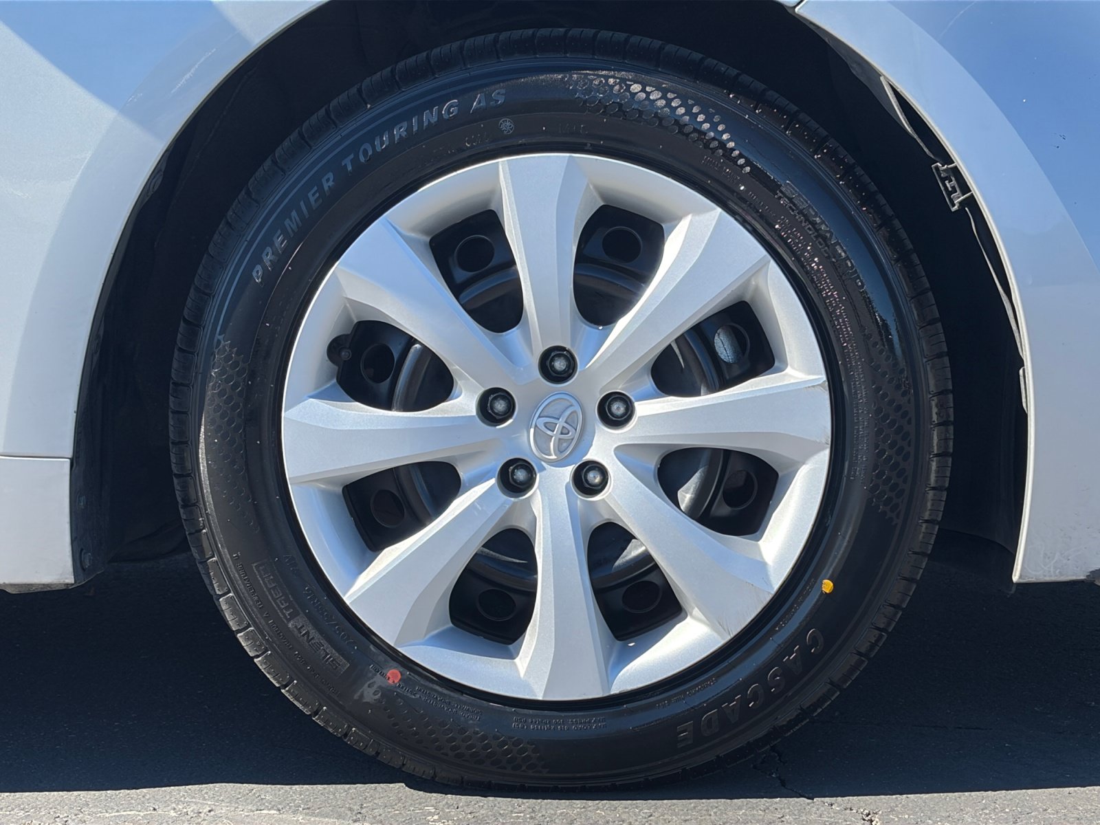 Used 2024 Toyota Corolla LE FWD image 31