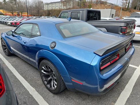 Used 2021 Dodge Challenger SRT Hellcat image 3