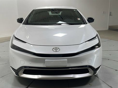 Certified 2025 Toyota Prius Plug-In Hybrid image 2