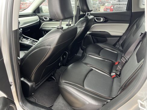 Used 2022 Jeep Compass Limited AWD/4WD image 10