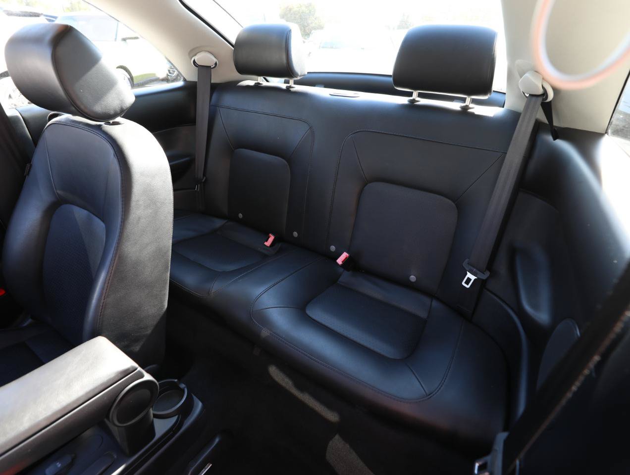 Used 2009 Volkswagen Beetle S FWD image 12