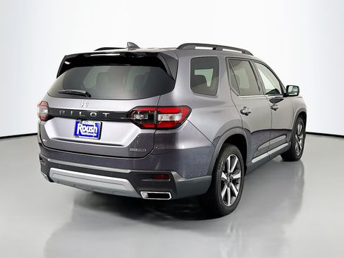 Certified 2023 Honda Pilot Touring image 5