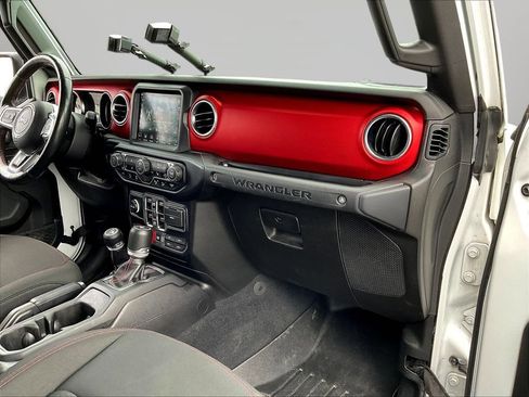Used 2019 Jeep Wrangler Unlimited Rubicon AWD/4WD image 26
