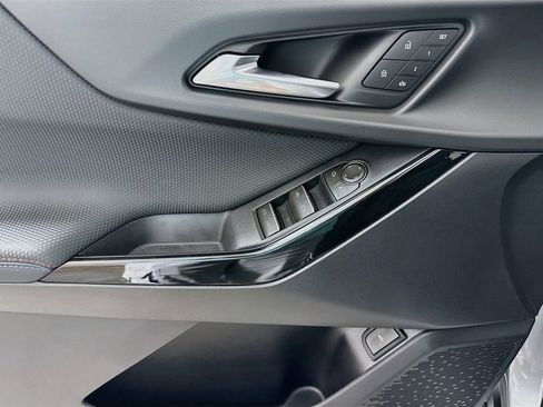 New 2026 Chevrolet Equinox RS w/ Convenience Package III FWD image 18