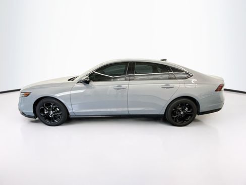 Used 2025 Honda Accord SE image 4