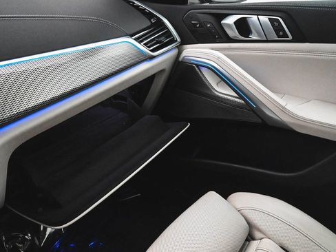 Used 2023 BMW X6 xDrive40i w/ Executive Package image 21