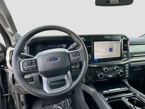 New 2026 Ford F250 Lariat w/ Black Appearance Package image 7