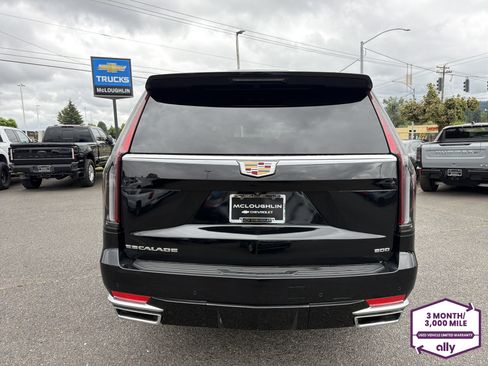 Used 2024 Cadillac Escalade ESV Luxury AWD/4WD image 4