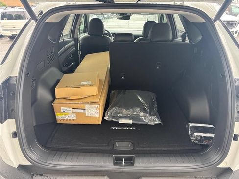 New 2026 Hyundai Tucson Limited AWD/4WD image 3