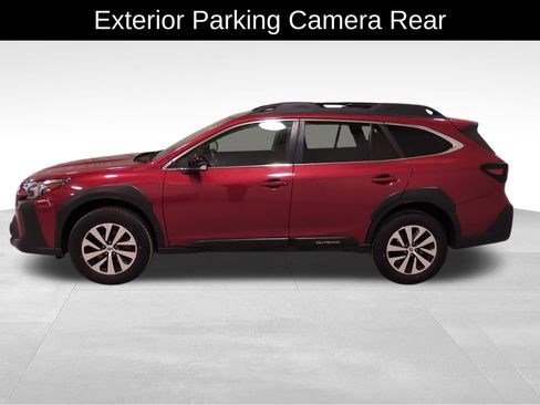 Used 2023 Subaru Outback Premium image 9