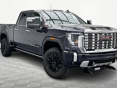 Used 2024 GMC Sierra 2500 Denali w/ Technology Package image 12