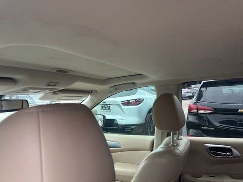 Used 2019 Nissan Pathfinder SL w/ SL Premium Package FWD image 7
