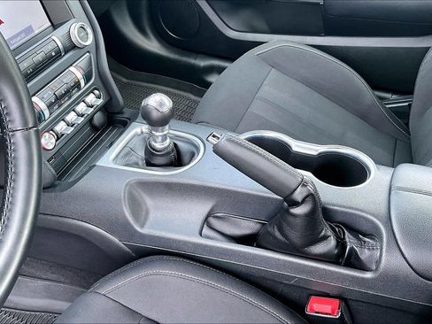 Used 2022 Ford Mustang GT RWD image 15