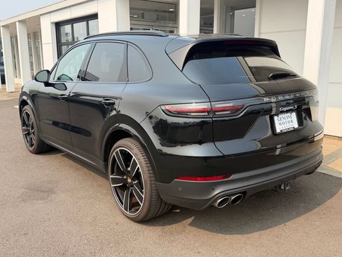 Used 2023 Porsche Cayenne S AWD/4WD image 3