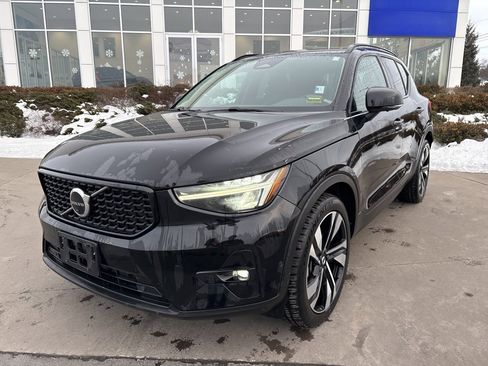 Certified 2023 Volvo XC40 B5 Plus w/ Driver Assist Package image 2