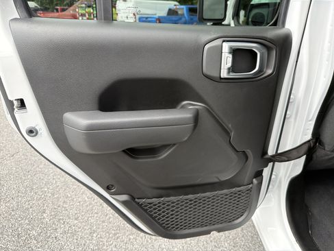 Used 2024 Jeep Wrangler Unlimited Sport AWD/4WD image 26