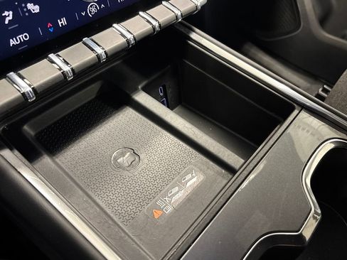 Used 2025 GMC Acadia Elevation image 44