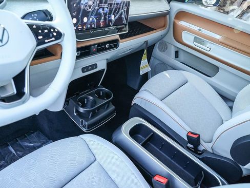 New 2025 Volkswagen ID. Buzz 1st Edition image 33