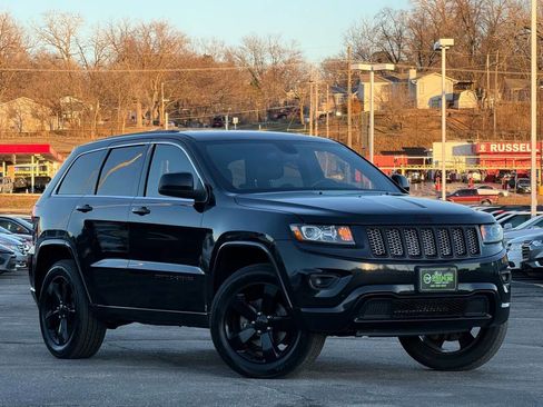 Used 2015 Jeep Grand Cherokee Altitude image 1