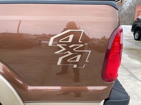 Used 2011 Ford F250 Lariat w/ Chrome Pkg image 16