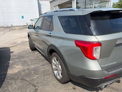 Used 2020 Ford Explorer Platinum w/ Premium Technology Package AWD/4WD image 2
