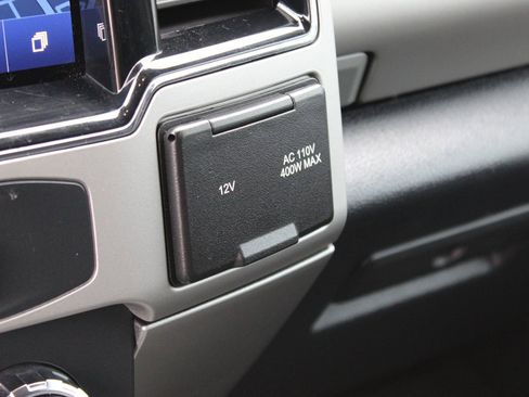 Used 2022 Ford F250 Lariat w/ Lariat Ultimate Package AWD/4WD image 18