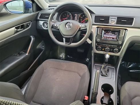 Used 2017 Volkswagen Passat 1.8T S image 10