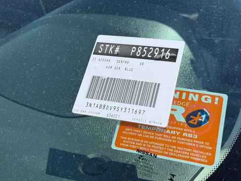 Used 2025 Nissan Sentra SR FWD image 34