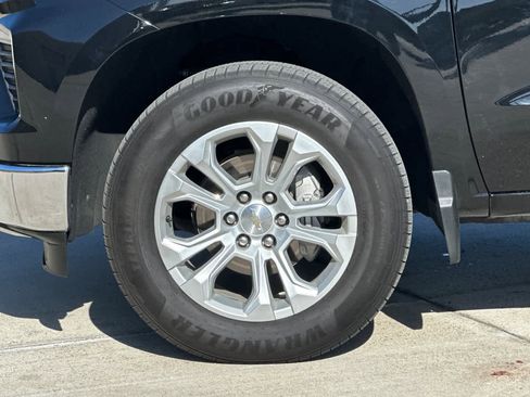 Used 2022 Chevrolet Silverado 1500 LTZ w/ LTZ Premium Package image 24