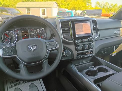 New 2026 RAM 1500 4x4 Crew Cab image 10