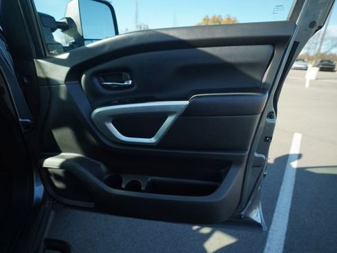 Used 2024 Nissan Titan SV w/ SV Convenience Package image 20