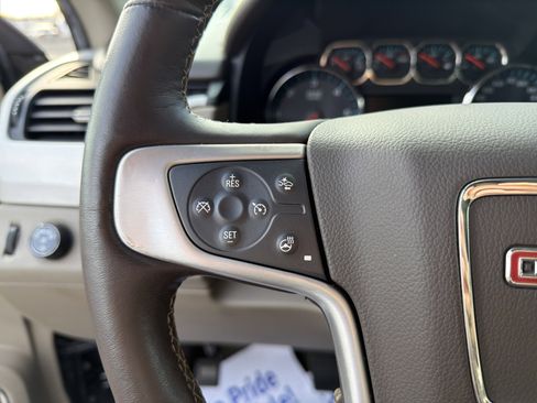 Used 2019 GMC Yukon SLT w/ HD Trailering Package image 13