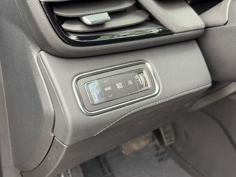 Used 2025 Buick Enclave Preferred image 12