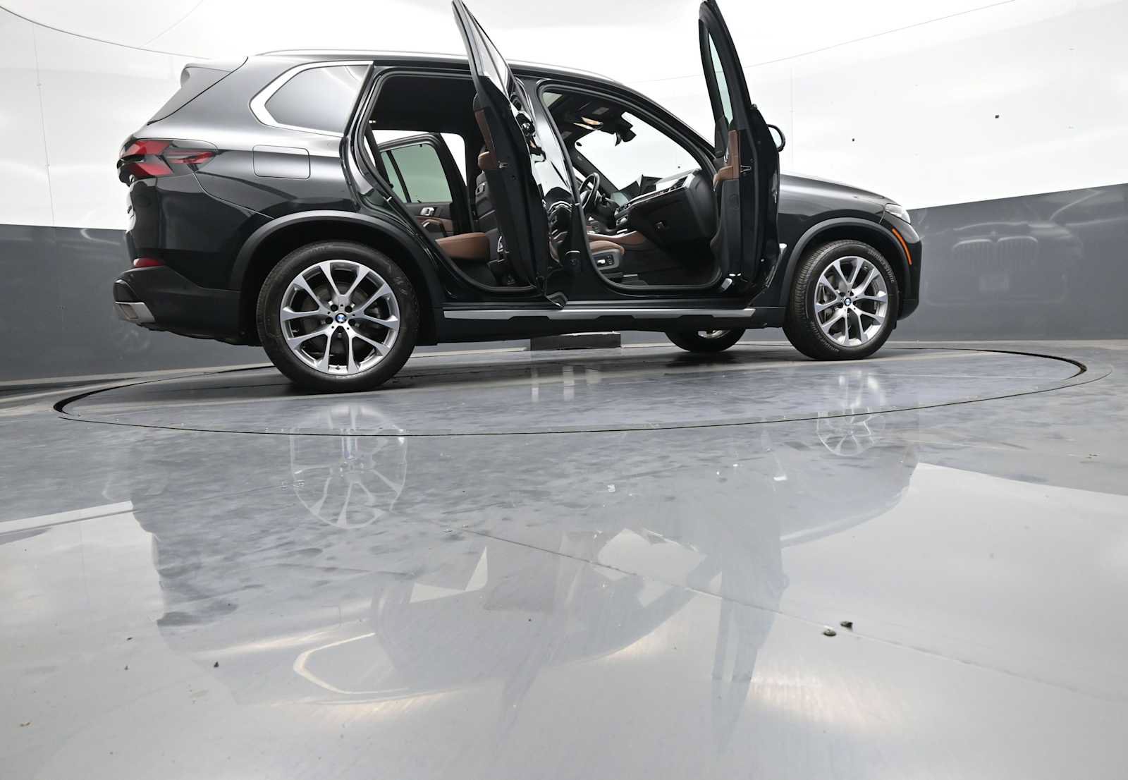 Used 2024 BMW X5 xDrive40i w/ Climate Comfort Package AWD/4WD image 52