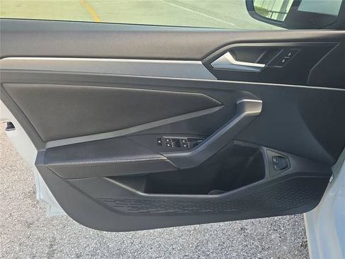 Used 2023 Volkswagen Jetta SE w/ Panoramic Sunroof Package FWD image 14