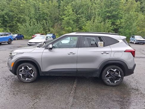 Used 2024 Kia Seltos EX AWD/4WD image 2
