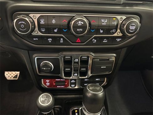 Used 2022 Jeep Wrangler Unlimited Rubicon w/ Trailer Tow Package image 34