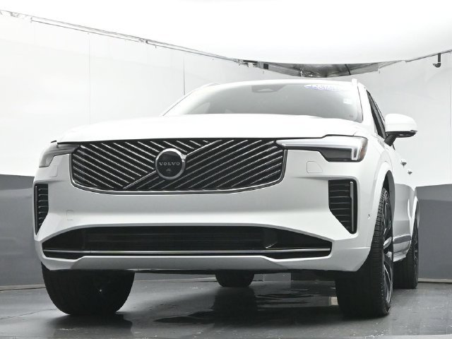 Used 2026 Volvo XC90 T8 Plus w/ Protection Package Premier AWD/4WD image 35
