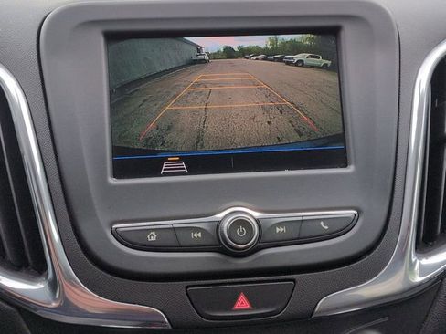 Used 2020 Chevrolet Equinox LT w/ Driver Convenience Package AWD/4WD image 17
