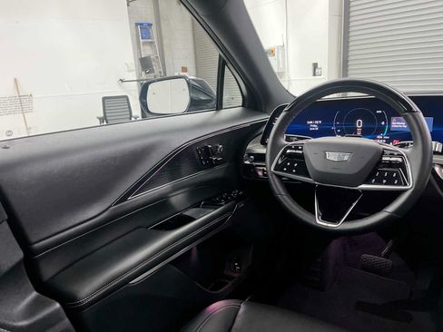 Used 2024 Cadillac Lyriq Sport AWD/4WD image 15