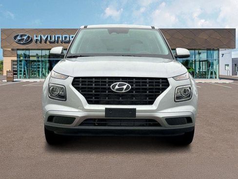 New 2025 Hyundai Venue SE image 12