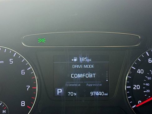 Used 2019 Kia Sorento LX image 14