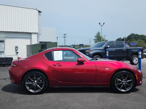 Used 2019 MAZDA MX-5 Miata RF Grand Touring RWD image 6