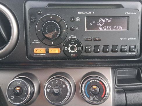 Used 2013 Scion xB image 33