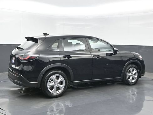 Certified 2023 Honda HR-V LX image 6