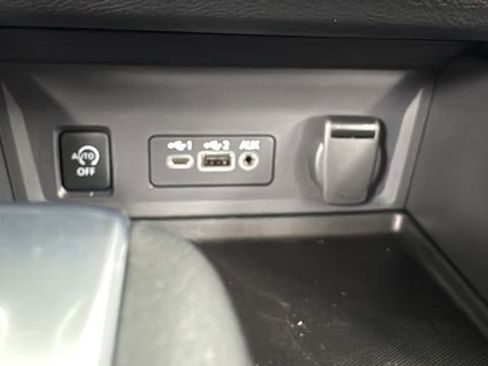 New 2025 Nissan Sentra SR w/ SR Premium Package FWD image 26