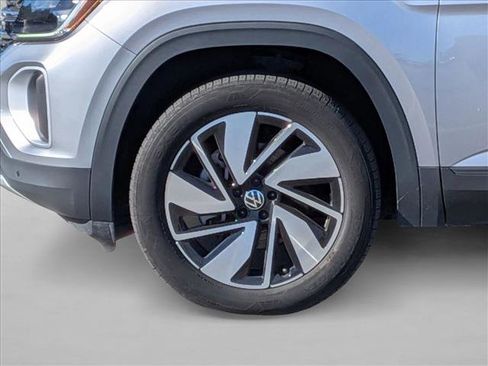 Used 2024 Volkswagen Atlas SE image 21