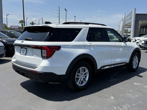 Certified 2025 Ford Explorer Active RWD image 4